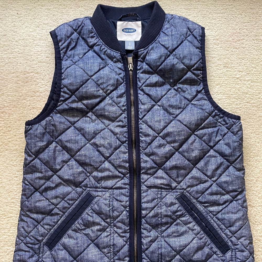 Old Navy Quilted full zip vest